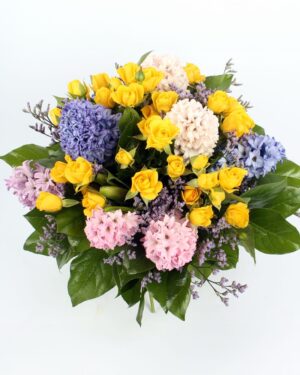 Ziedu pušķis un krūmrozes