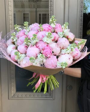 Lielais peoniju pušķis