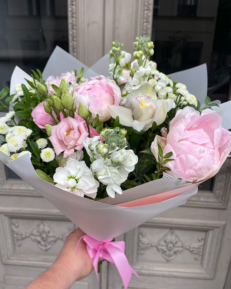 Peoniju un vasaras ziedu pušķis - Image 2