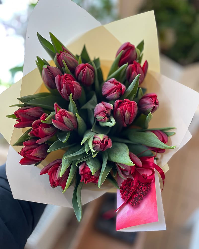 Pildītas sarkanas tulpes - Image 3