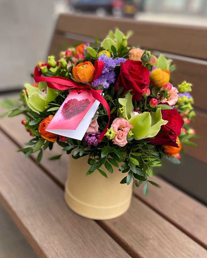 Ziedu kastīte košās krāsās - Image 3